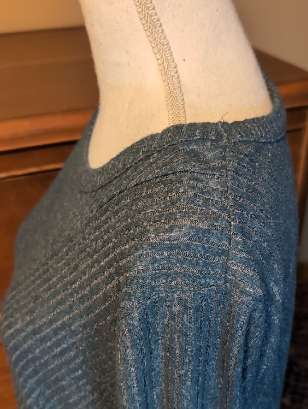 Simply Vera VERA WANG Side Tie Turquoise Top SZ L - Picture 7 of 12